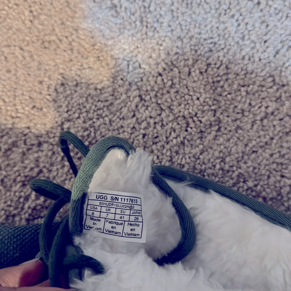 Men UGG size 8 - Picture 5 of 5
